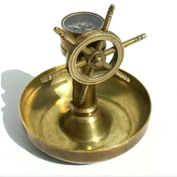 Vintage Brass SAILOR WHEEL Compass Tray Trinket Coin Ashtray Dish - Picture 1 of 4